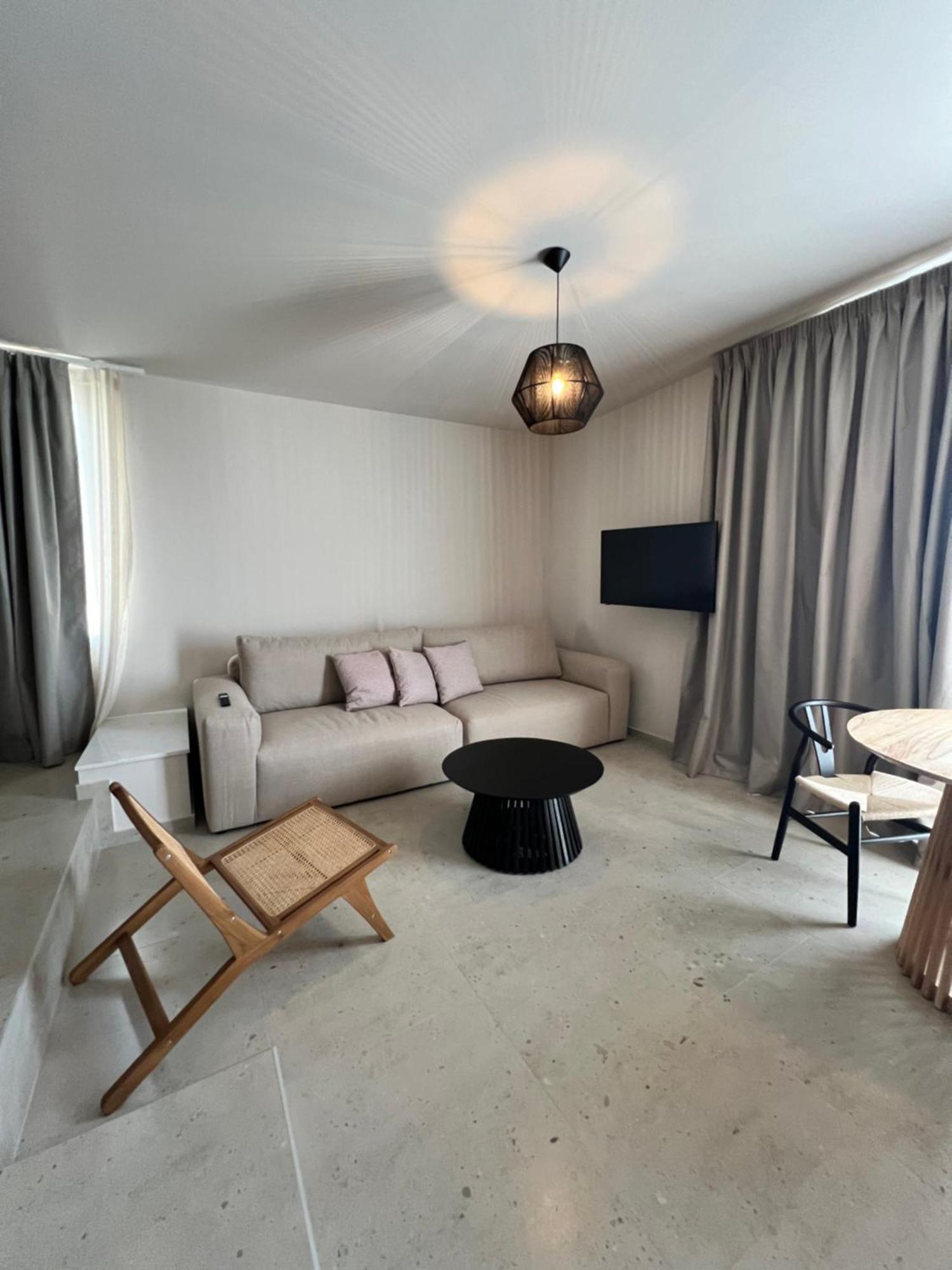 Gioma Garden Villas 伊斯特隆 外观 照片
